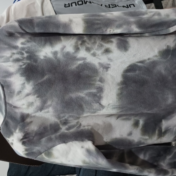 Refuge Athletics sweatshirt - Picture 3 of 3